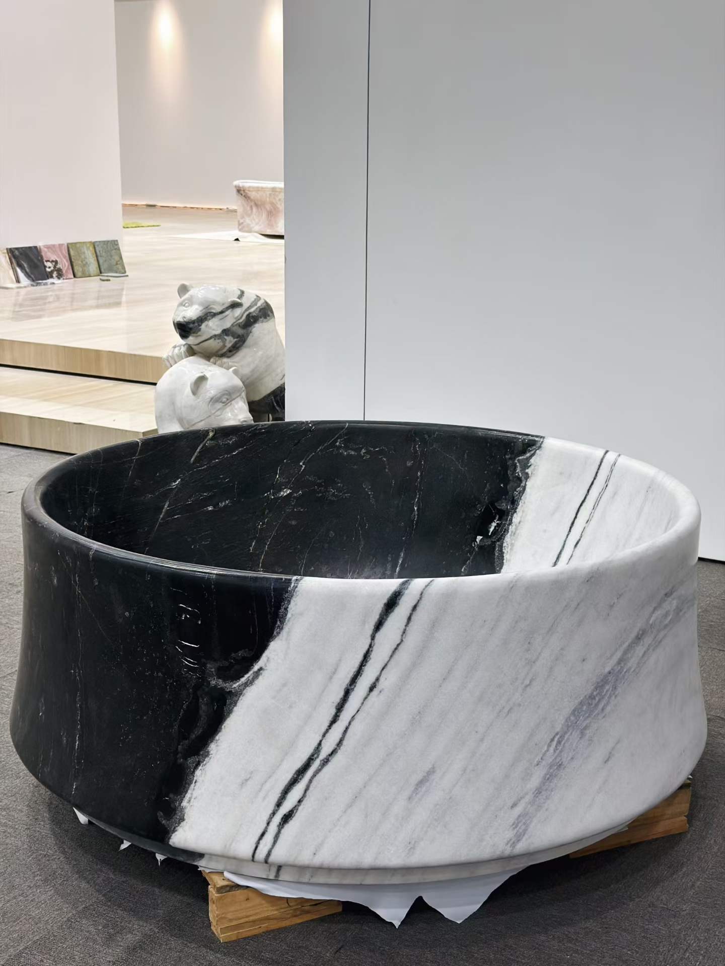 panda white bathtub
