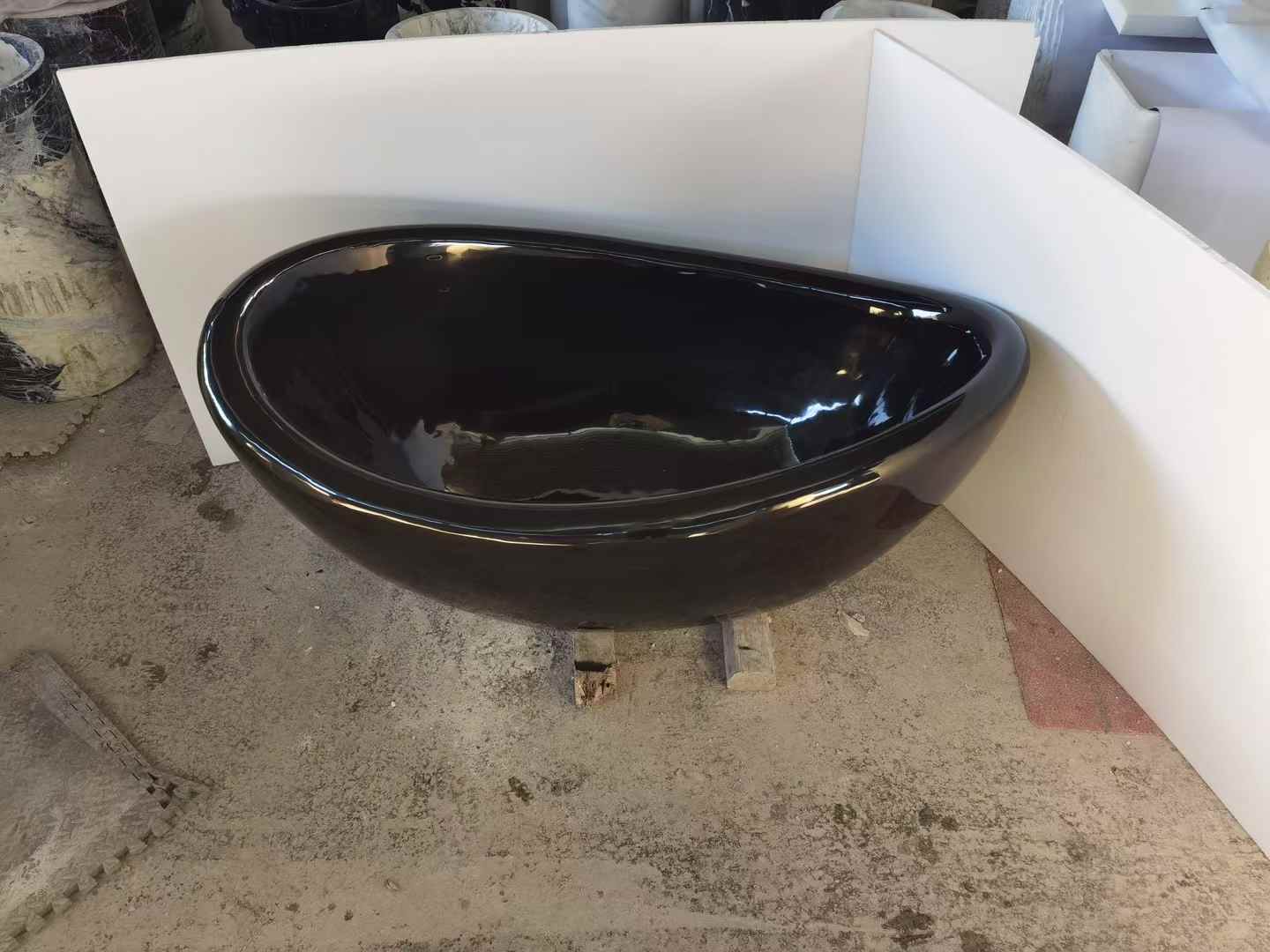 black bathtub
